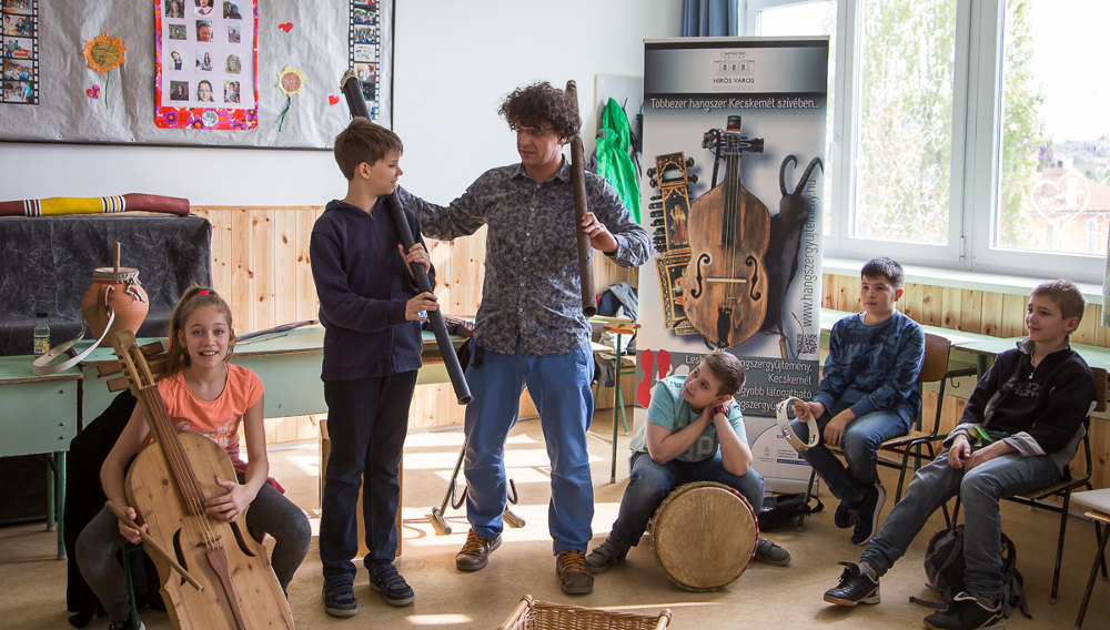 Átélni a hangok születését