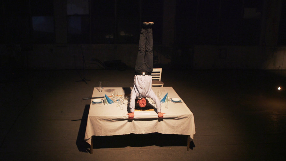 Szemlélődés egy szakrális rom-panoráma részeként