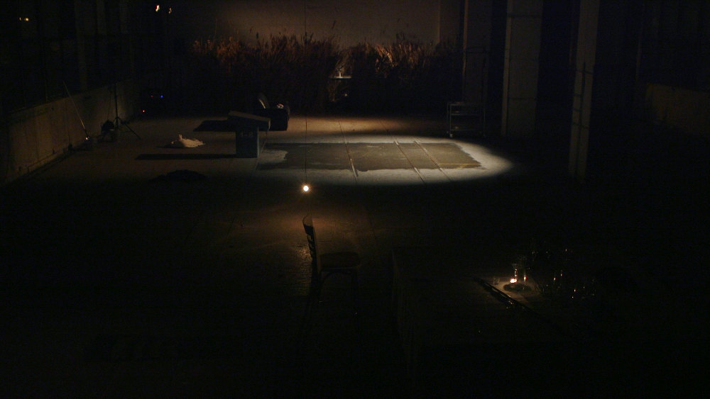 Szemlélődés egy szakrális rom-panoráma részeként