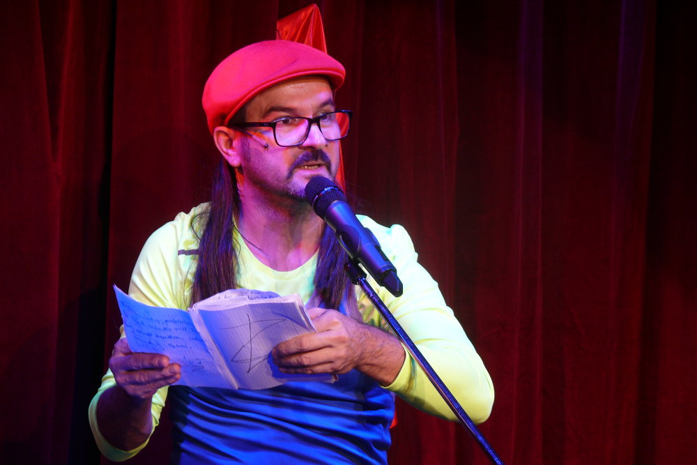 Röhögjünk magunkon!