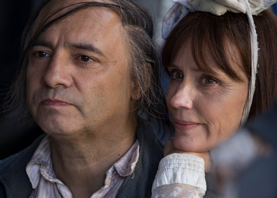 Színház alkalmi színpadokon