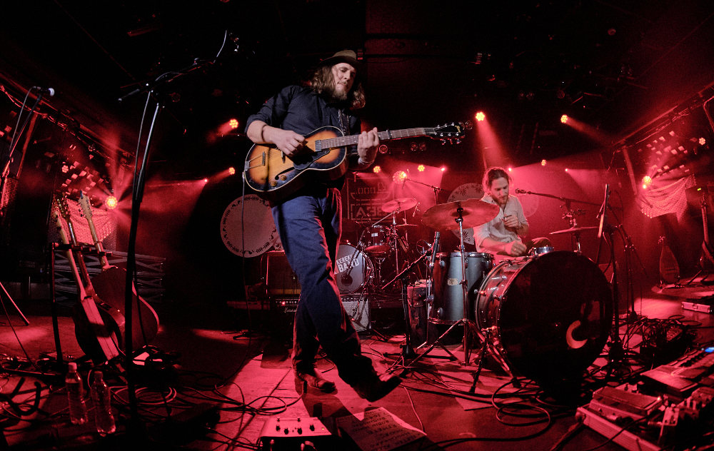 „Vicc, keserűség, bármi, ami emberi”