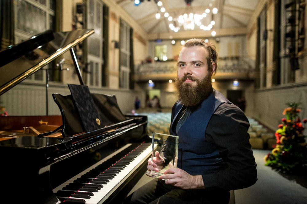 Zeneszerző széles látókörrel