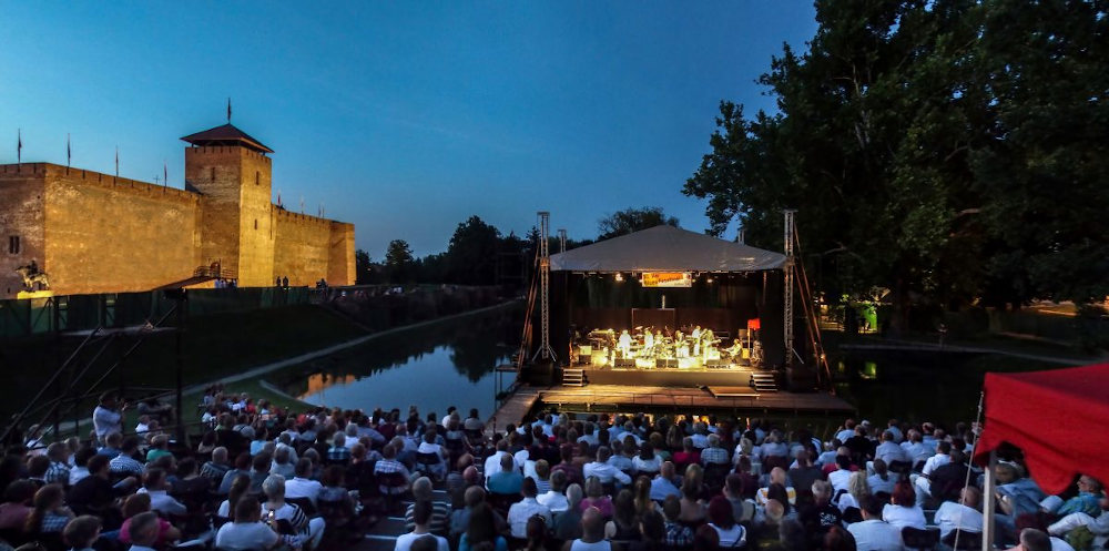 Lelket, szellemet feltöltő szórakozás – Színházi fesztiválkörkép