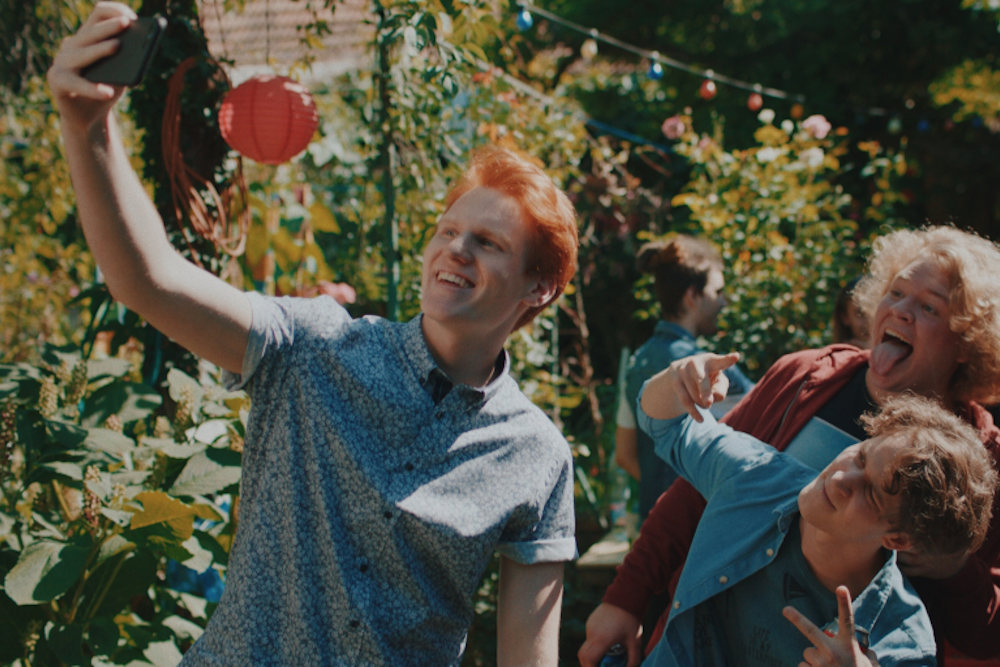 Para, amit csináltunk? – kritika a FOMO című filmről