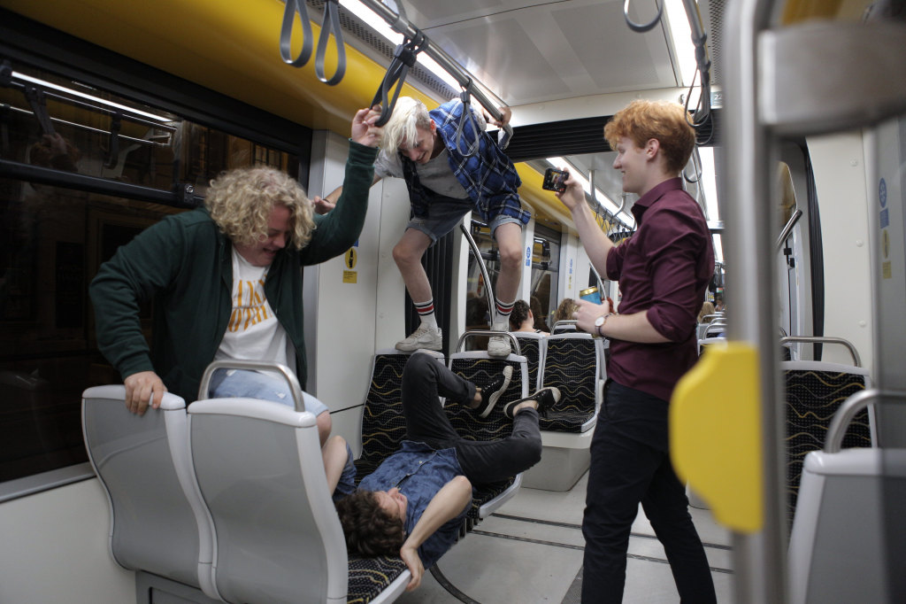 Para, amit csináltunk? – kritika a FOMO című filmről