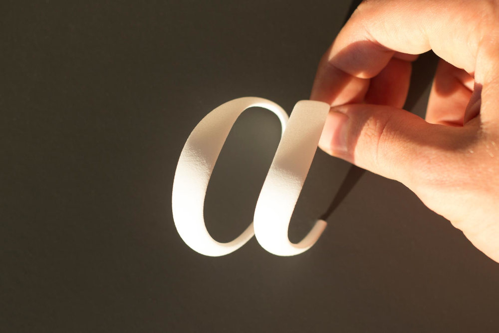 Dinamikus gesztusok – interjú Farkas Gergő Tamás tervezőgrafikus-művésszel