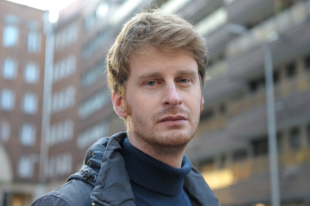 Az otthon ülő harmincasok himnusza – interjú Szabó Benedekkel