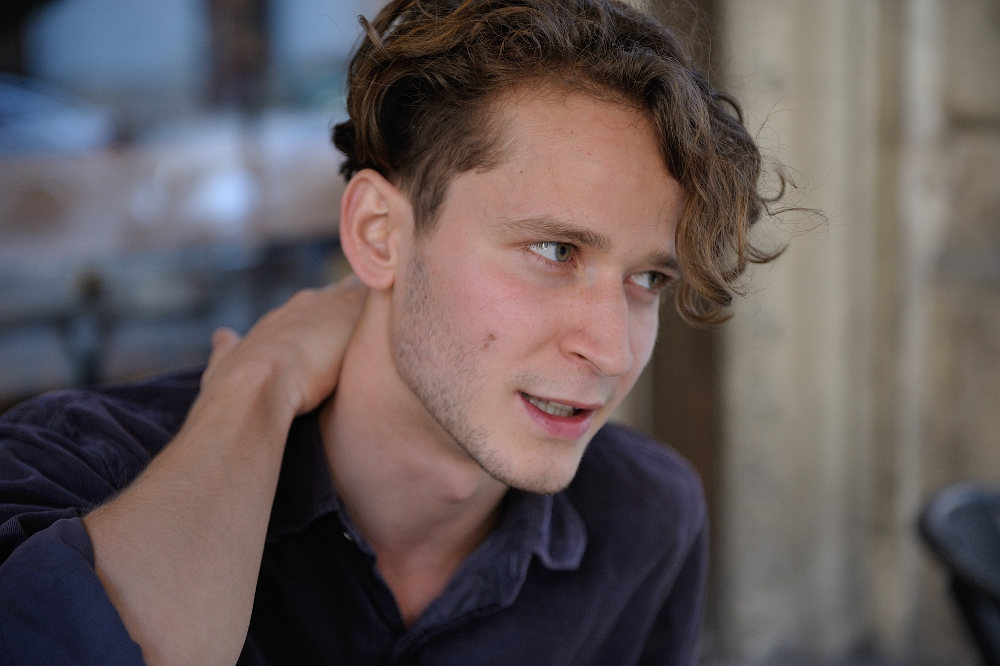 yorgos: World in Our Heads – Album a Deep Glaze énekesétől, ami csukott szemmel látszik