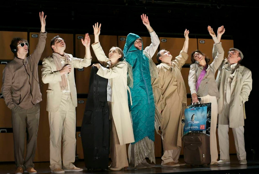 Jelenet az „Illaberek” című előadásból (Katona József Színház)  Fotó: Szedő Iván