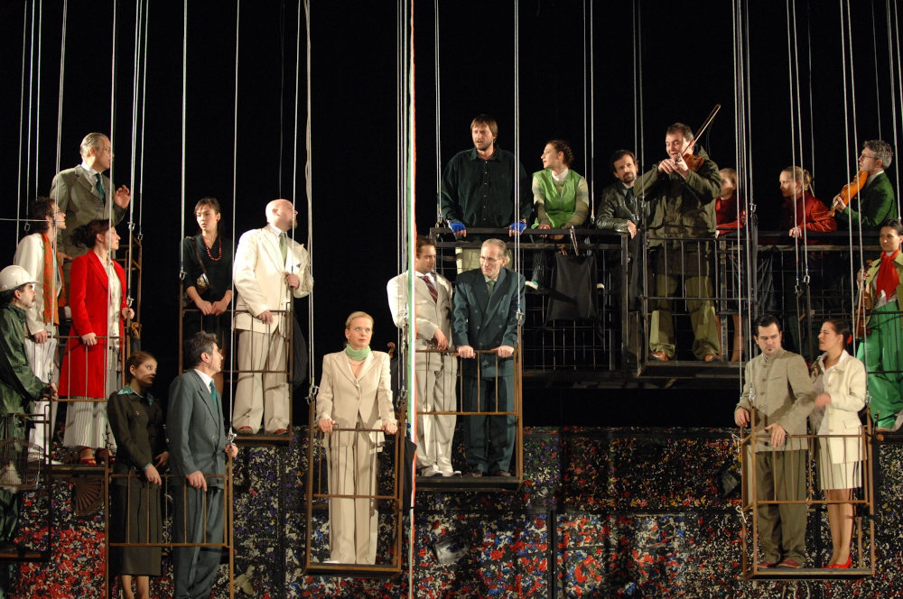 Jelenet az „56 06 / őrült lélek, vert hadak” című elődásból (Csiky Gergely Színház)  Fotó: Klencsár Gábor