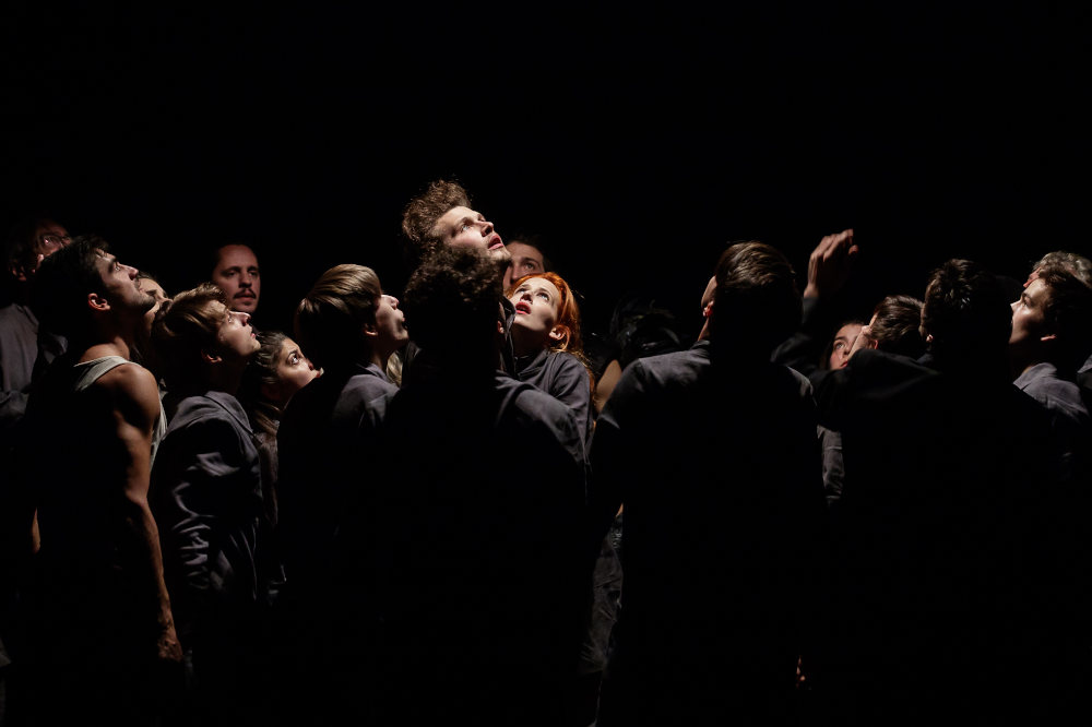 Jelenet „Az ember tragédiája” című előadásból (Nemzeti Színház). Fotó: Eöri Szabó Zsolt  Kép forrása: Nemzeti Színház