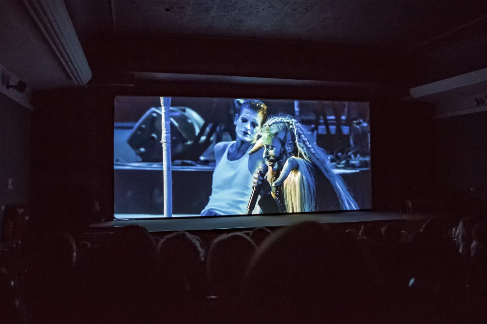 Az Álmatlan vetítésén  