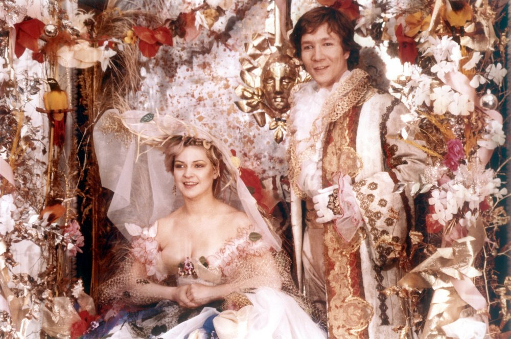 „A vihar” című Shakespeare-adaptáció hangvétele is illeszkedik a korábbi Jarman-munkákhoz