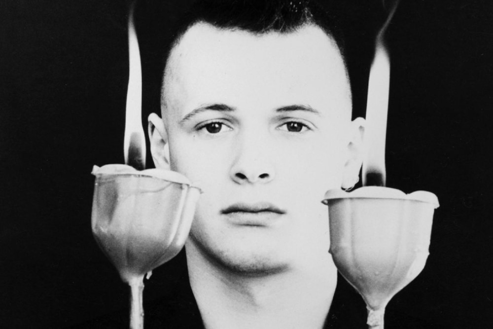 „Az Angyali párbeszéd improvizatív, kísérleti felvételek füzére, aminek értelmezési keretét a szonettek adják”