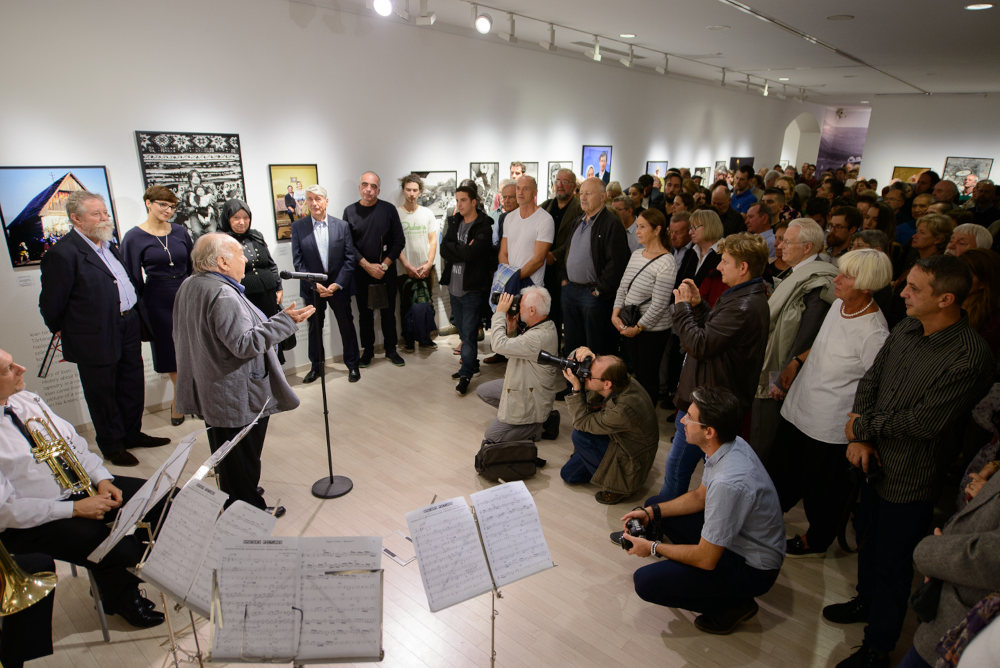 Korniss Péter kiállításának megnyitója (2017)  Fotó: a Várfok Galéria jóvoltából