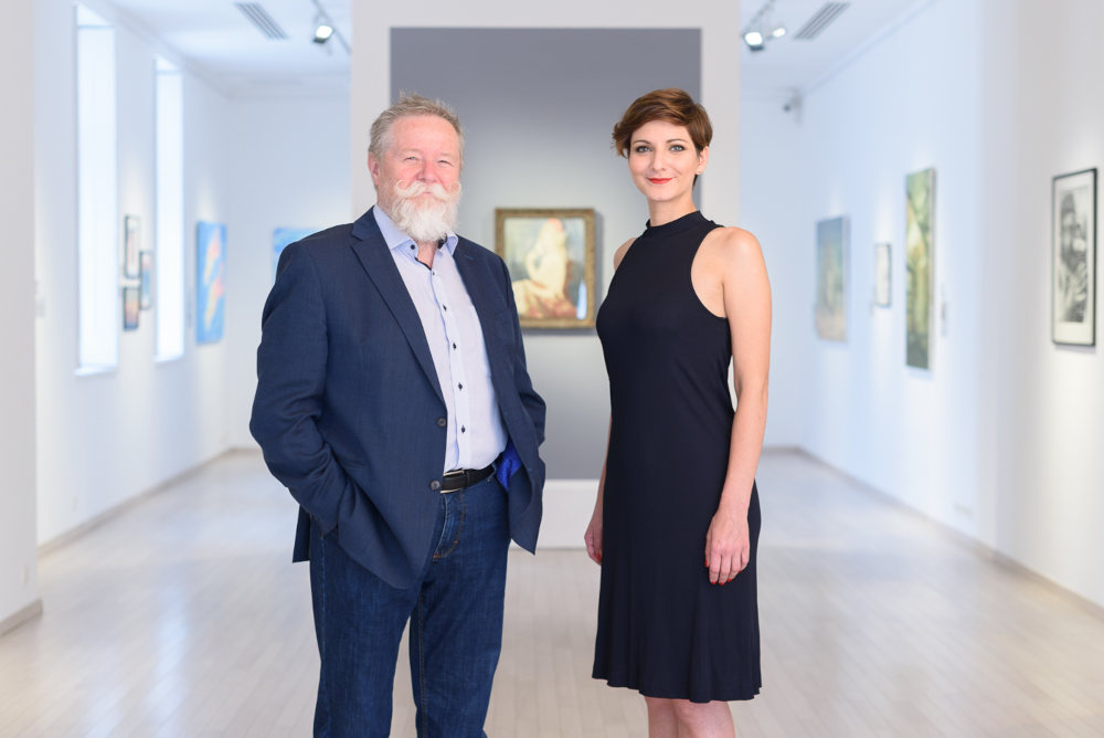 Szalóky Károly, a Várfok Galéria tulajdonosa és Kovács Krisztina, a galéria művészeti vezetője  Fotó: Vogt Gergely