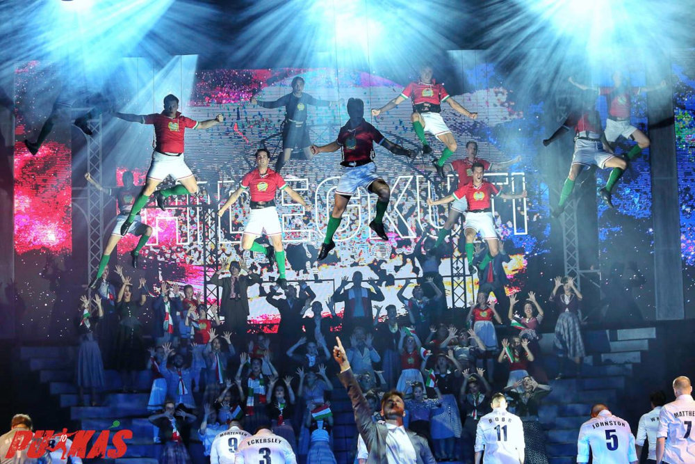 Jelenet a „Puskás, a musical” című előadásból  Kép forrása