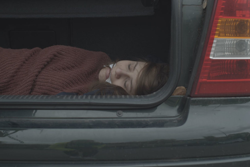 A „Hajtűkanyar autósiskola” című előadás plakátfotója  Kép forrása