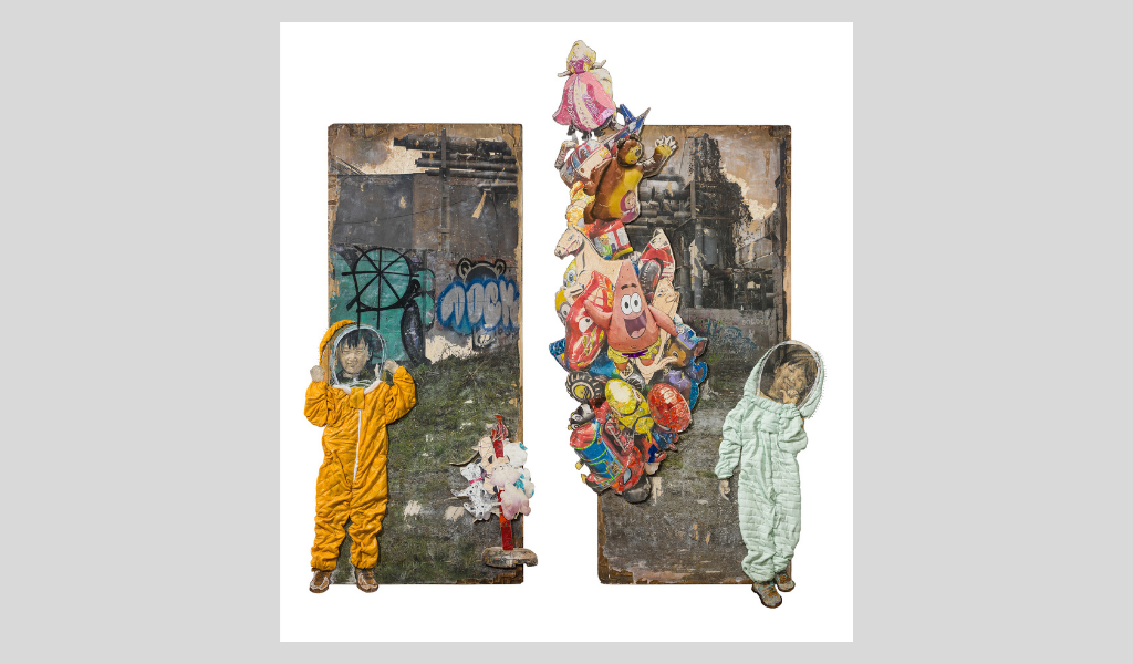 Gaál Kata: Happy (honest) smile I-II. (fa, textil, csokipapír, tű, grafit, 72 × 152 cm és 98 × 185 cm, 2021)