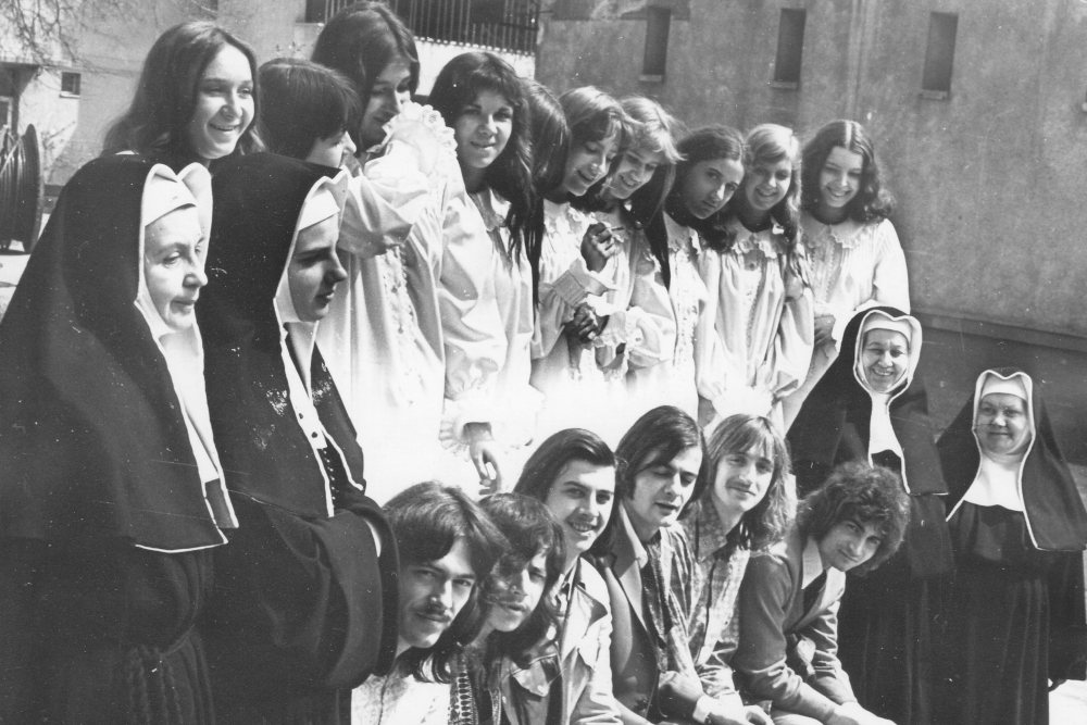 A Kex együttes a Mafilm udvarán 1970-ben  Kép forrása: Kisfaludy András archívuma