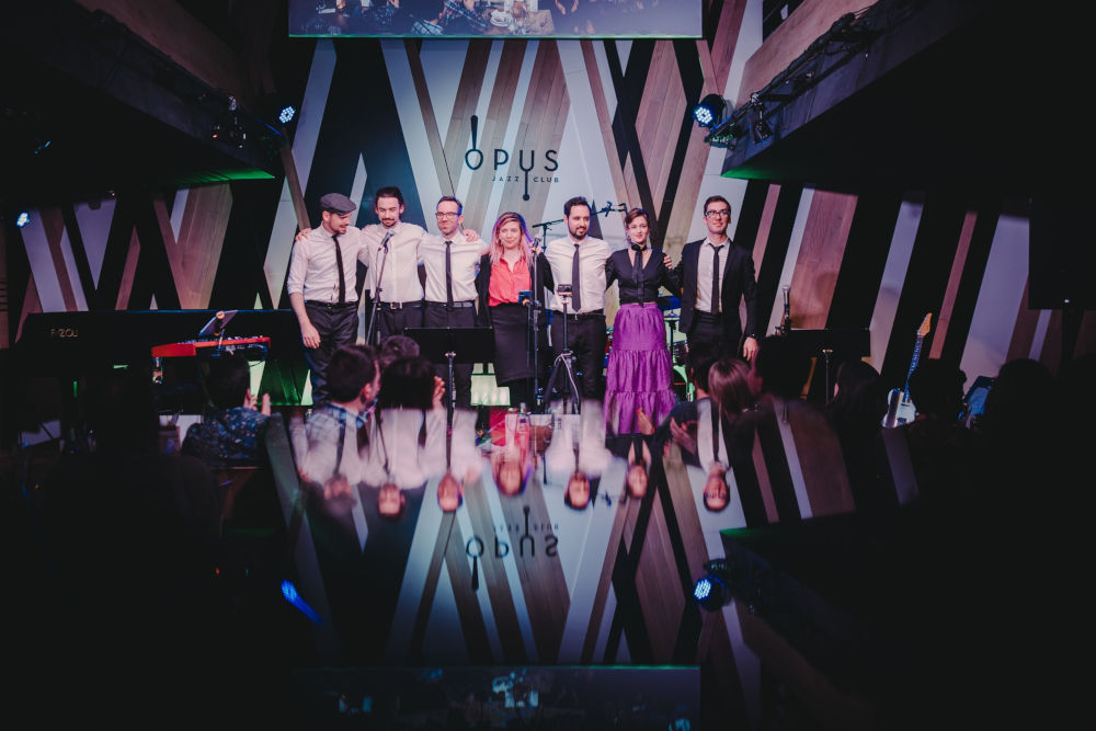 A Subtones. Fotó: Hegyi Júlia Lily Photography  Kép forrása