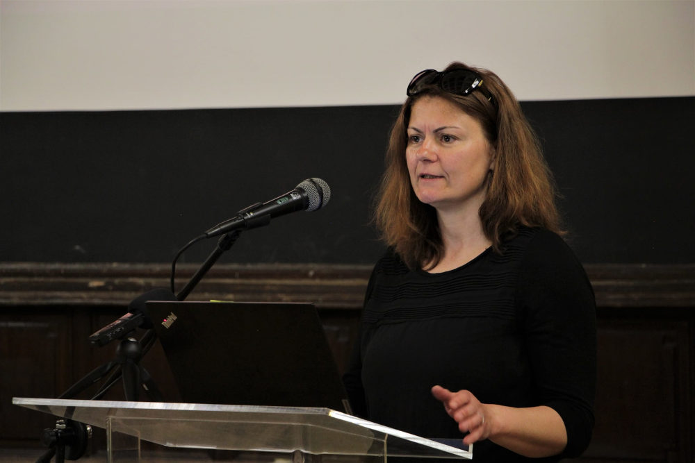 Deczki Sarolta. Fotó: Vargosz Varga Gábor  Kép forrása