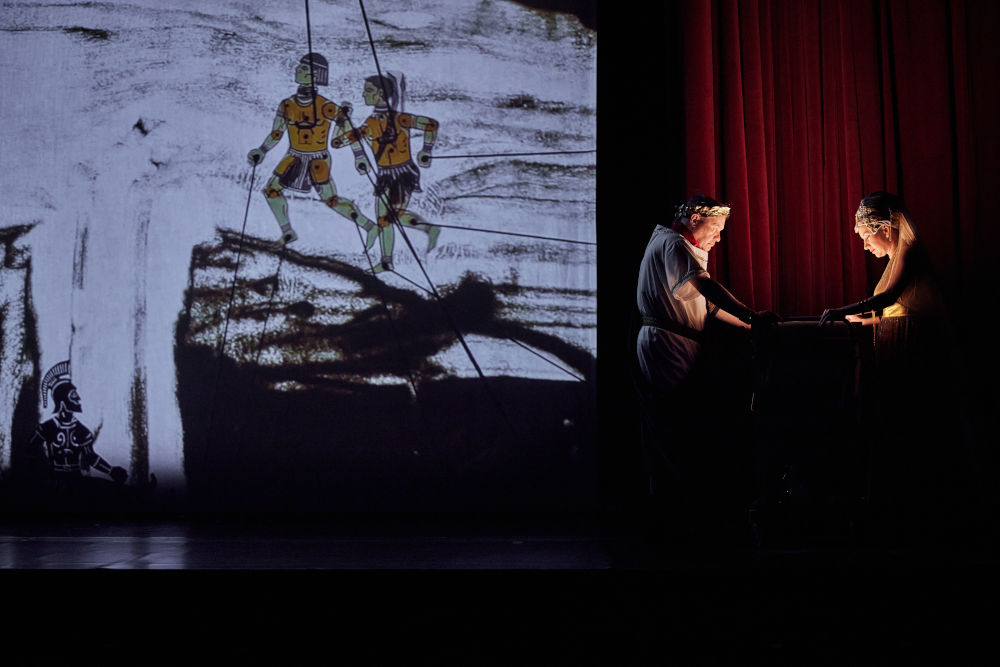 Jelenet a Budapest Bábszínház „Dekameron 2023” című előadásából  Kép forrása: Budapest Bábszínház / Fotó: Piti Marcell