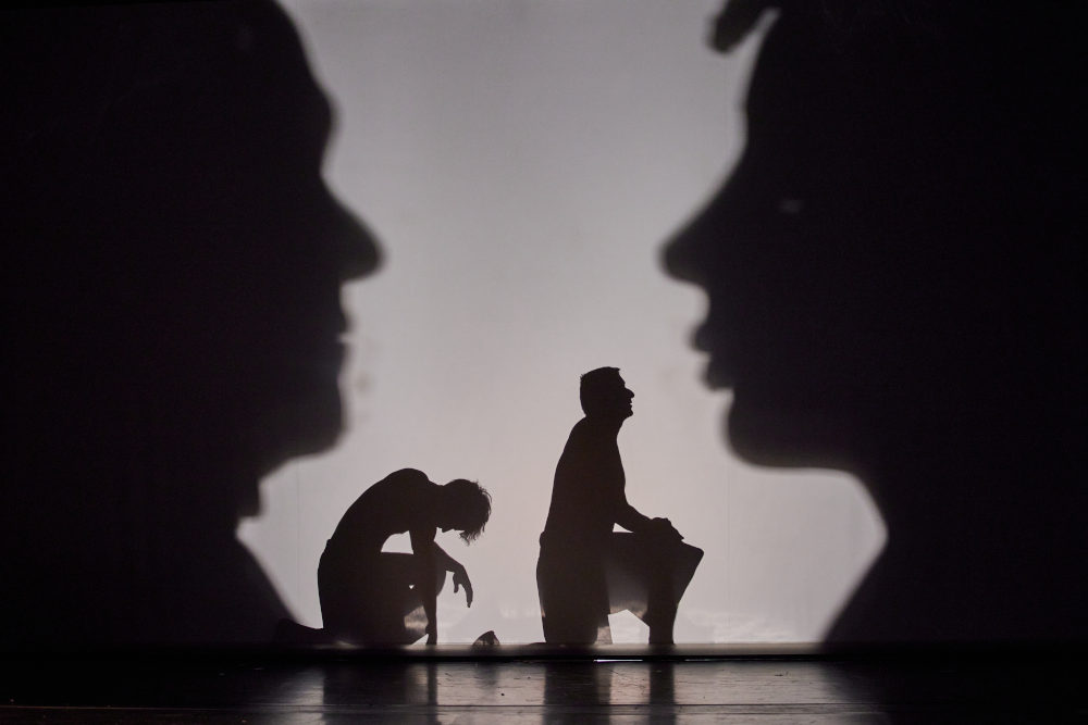 Jelenet a Budapest Bábszínház „Dekameron 2023” című előadásából  Kép forrása: Budapest Bábszínház / Fotó: Piti Marcell