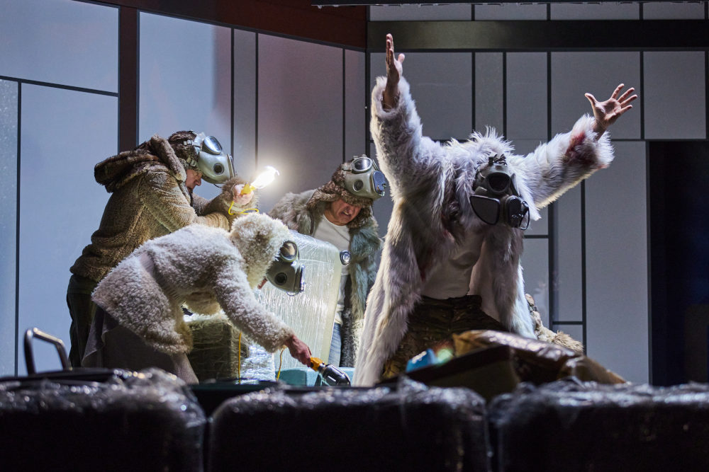 Jelenet a Budapest Bábszínház „Dekameron 2023” című előadásából  Kép forrása: Budapest Bábszínház / Fotó: Piti Marcell