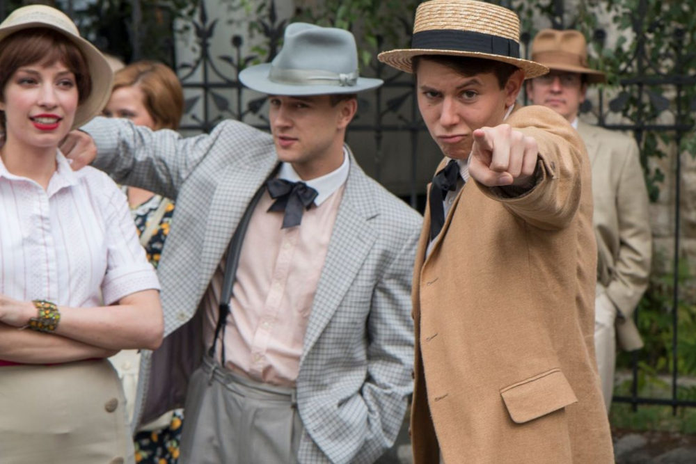 Jelenet a „Ketten Párizs ellen” című sorozatból  Kép forrása