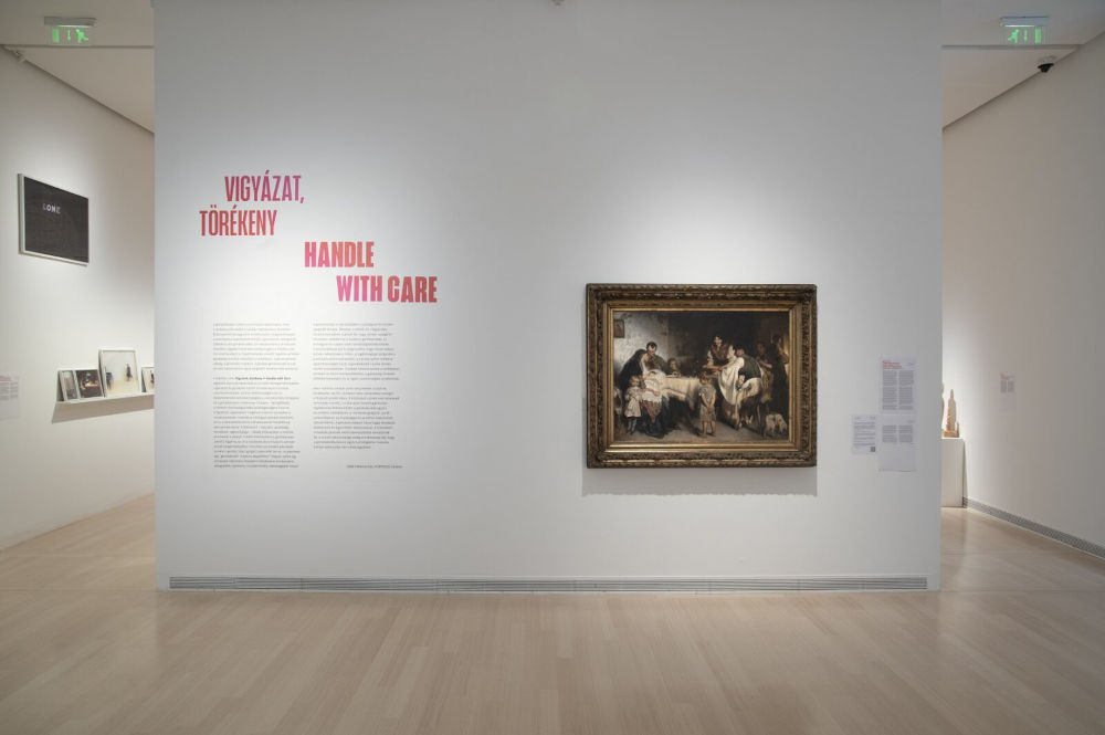 Enteriőr a Ludwig Múzeum „Vigyázat törékeny – Handle with Care” című kiállításából  Fotó: Rosta József / Ludwig Múzeum