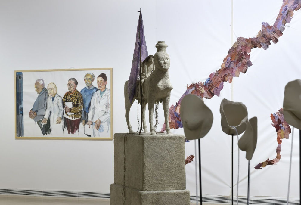 Enteriőr a Ludwig Múzeum „Vigyázat törékeny – Handle with Care” című kiállításából  Fotó: Rosta József / Ludwig Múzeum