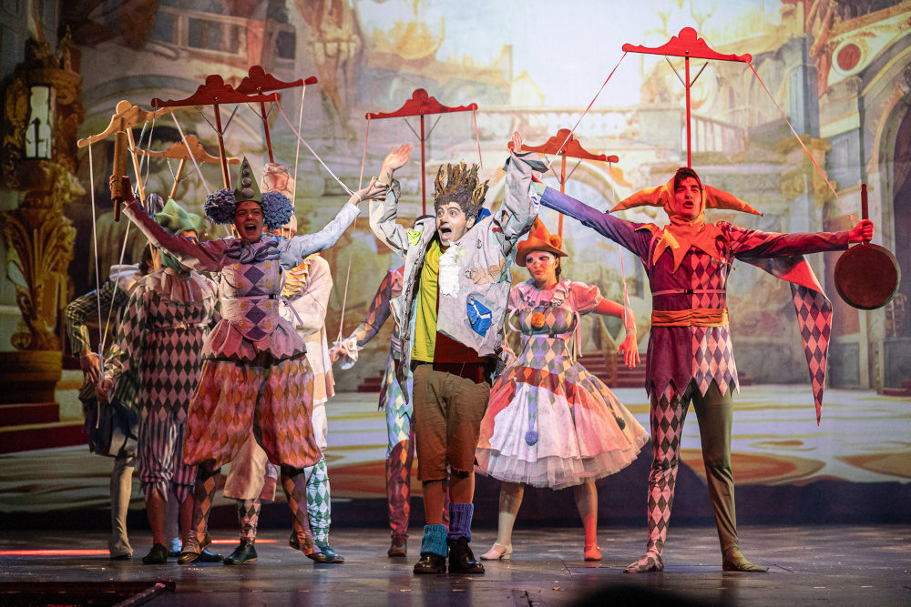 Jelenet a Vígszínház „Pinokkió” című előadásából  Fotó: Dömölky Dániel / Vígszínház