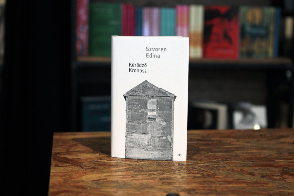 Szvoren Edina „Kérődző Kronosz” című kötete  Fotó: Hornyák Adrienn