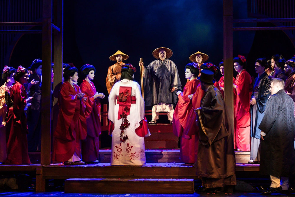 Jelenet a Szegedi Nemzeti Színház „Pillangókisasszony” című előadásából   Fotó: Tari Róbert / Szegedi Nemzeti Színház