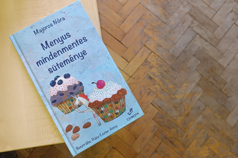 A „Menyus mindenmentes süteménye” című kötet  Kép forrása: A szerző saját fotója