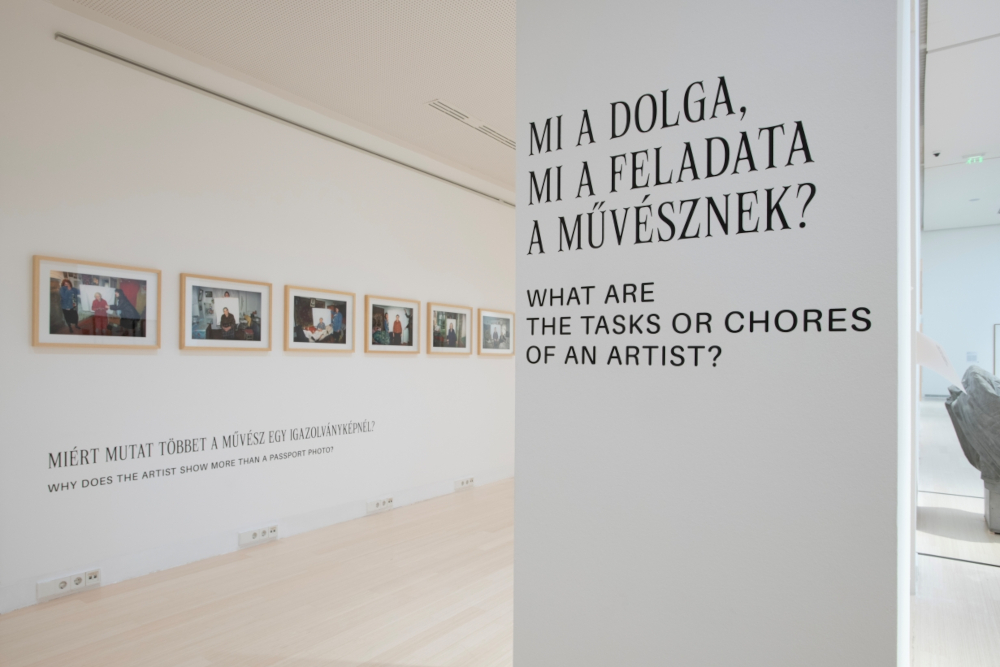 Enteriőr a Ludwig Múzeum GYIK című módszertani kiállításáról Fotó: Rosta József © Ludwig Múzeum – Kortárs Művészeti Múzeum