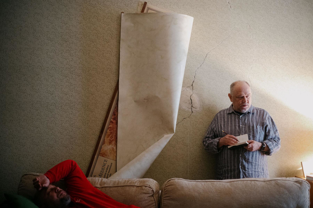Jelenet a „Földszint” című filmből Kép forrása: Cirko Film