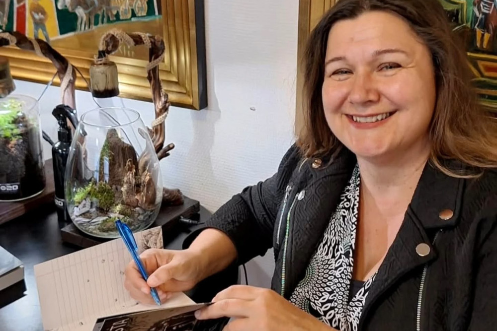 Ecsédi Orsolya: Paralista  Kép forrása: Ecsédi Orsolya írói Facebook-oldala
